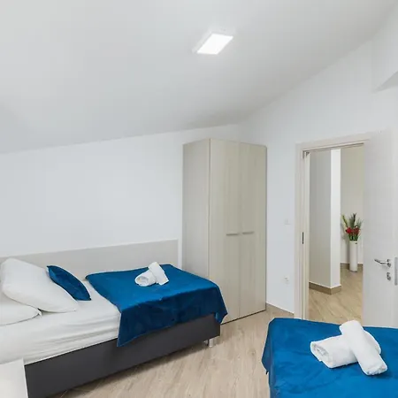 Stunning In With Wifi Apartment